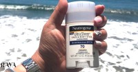ضد آفتاب استیکی صورت و بدن اولترا شیر نوتروژینا با SPF 70 